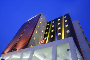  Amaris Hotel Bekasi Barat  Бекаси